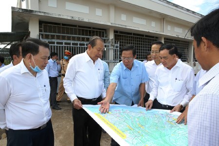 Phó Thủ tướng thị sát tuyến đường bộ ven biển tỉnh Bến Tre - ảnh 1